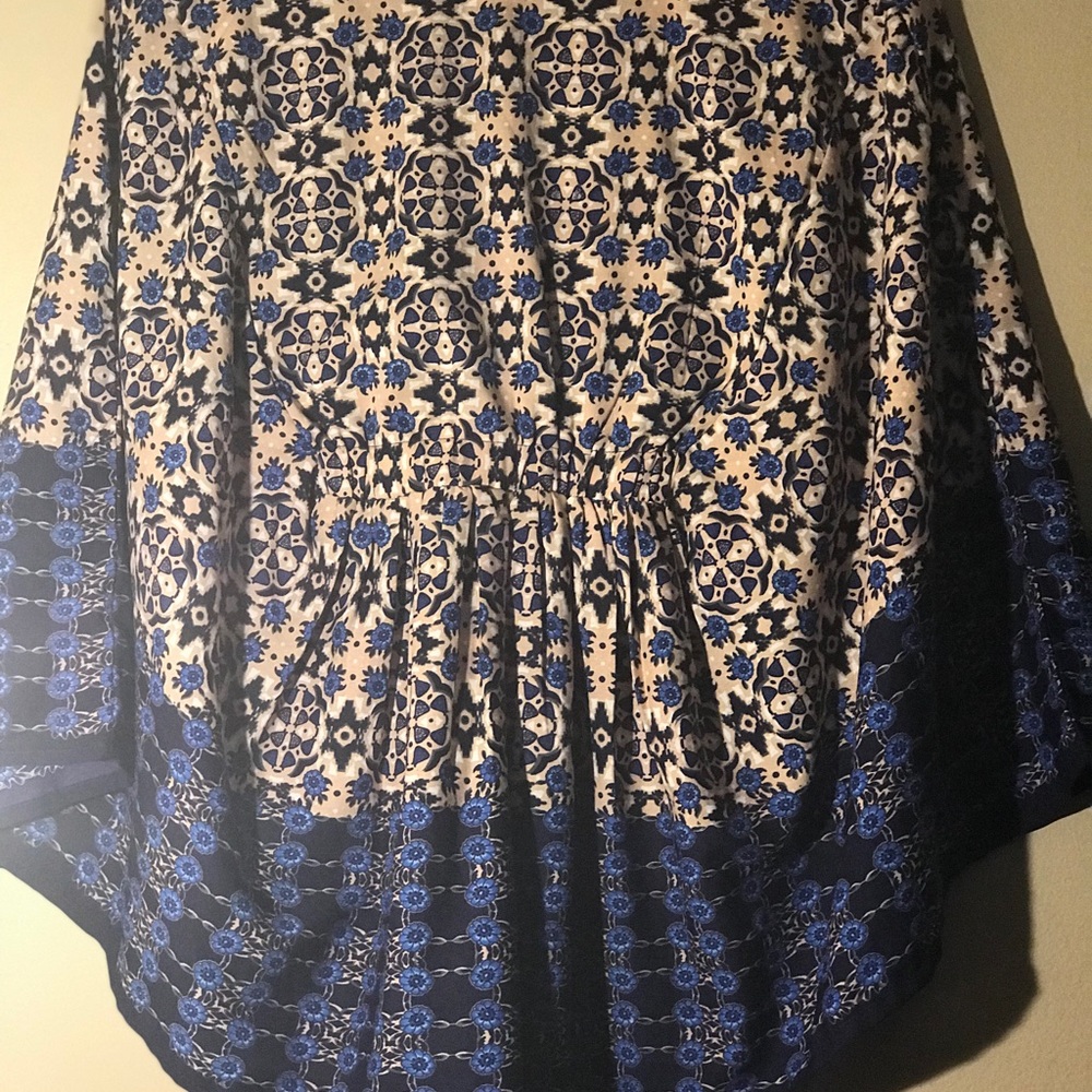 Top - Picture 2 of 2